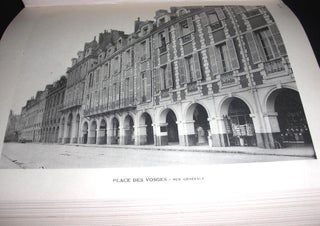 Paris Qui Reste Vieux Hotels Vielles Demeures-La Rive Gauche Et L'ile Saint-Louis; and Paris Qui Reste Vieux Hotels Vielles Demeures Rive Droite.